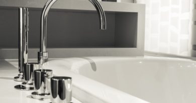 Comment entrer et sortir de la baignoire facilement et sans risques ?